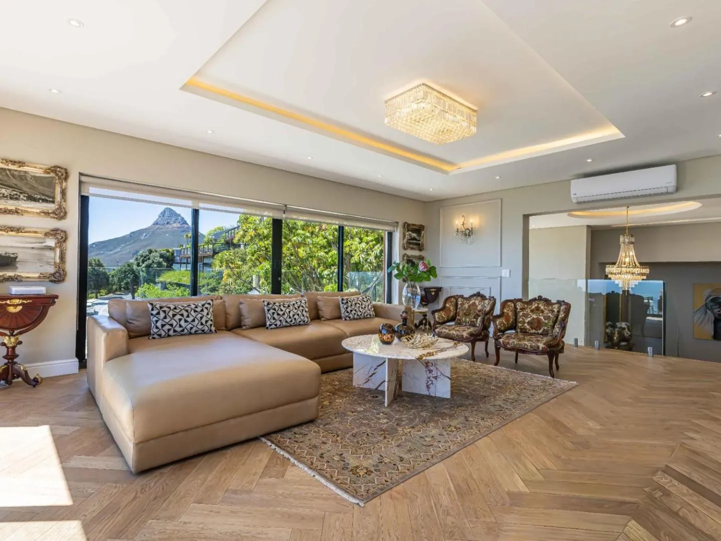 Living room with Lion's Head through the corner windows