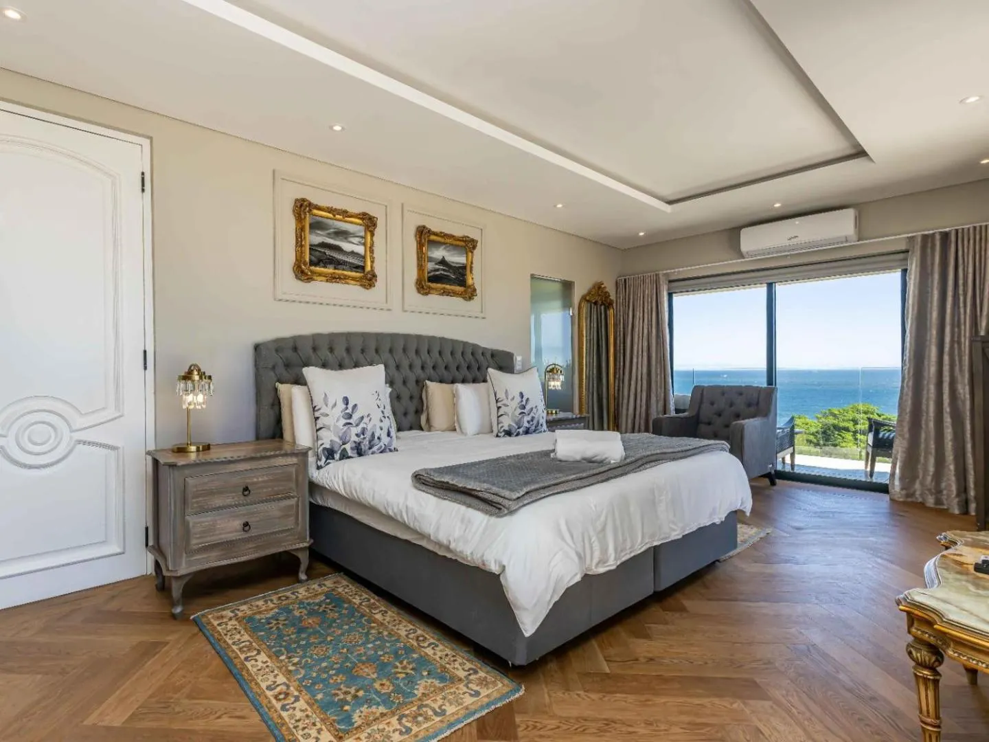 Main bedroom with sea views from the bed