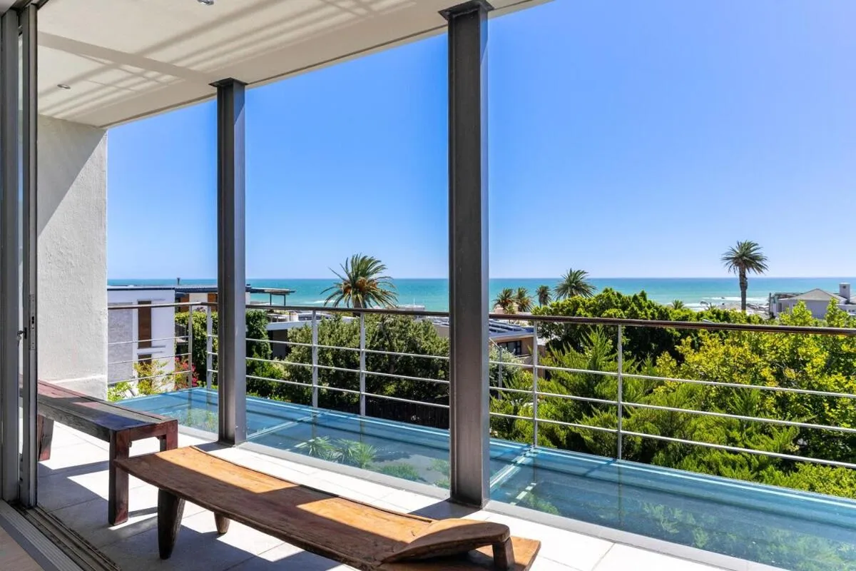 Balcony seating with an uninterrupted ocean outlook