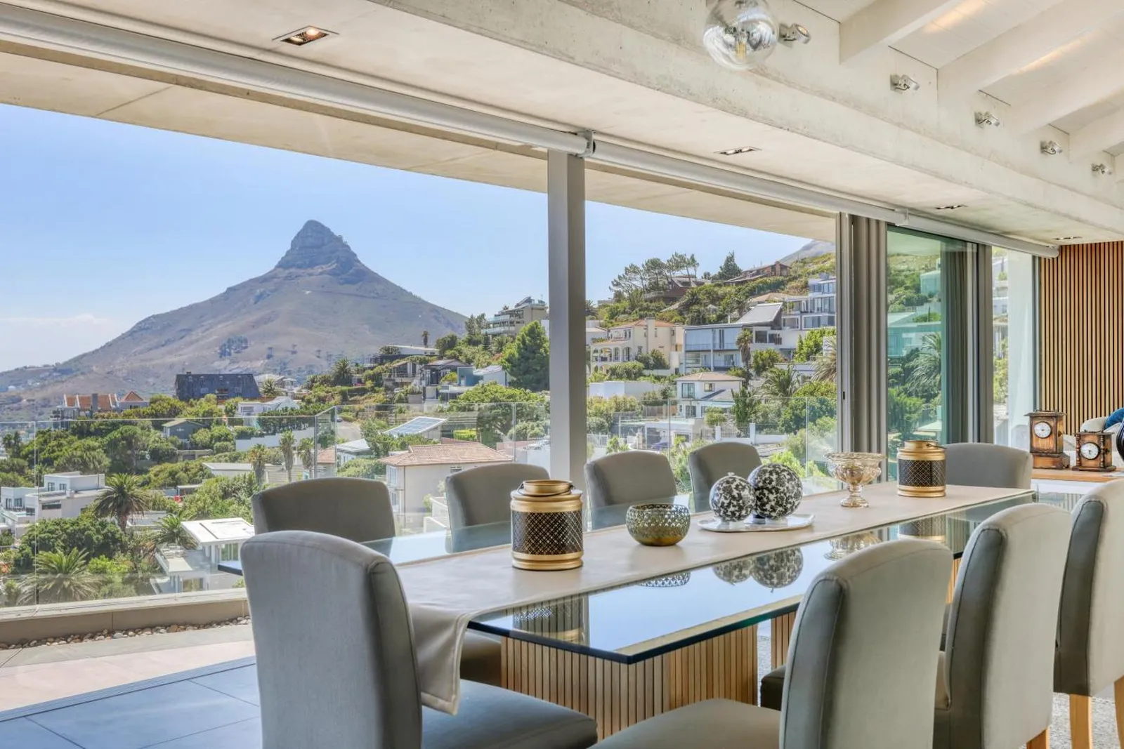 Dining room with Lion's Head through the glass wall